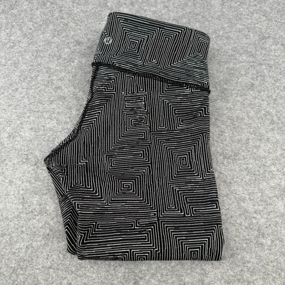 Lululemon‎ Wunder Under Crop III Low-Rise 22" Size 6 Black White Cottony Soft